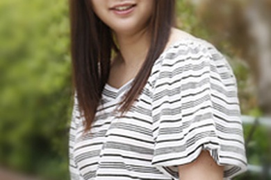 喜欢玩具的戴眼镜女孩 夏野亚希