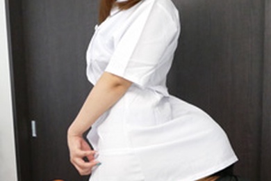 我穿着工作服进行了角色扮演 南里奈